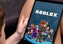 Padres en alerta: ¿es seguro que los niños jueguen en Roblox?