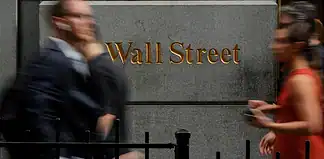 Wall Street apuesta por las criptomonedas, pero los inversionistas aún dudan