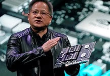 Jefe de NVIDIA asegura que RTX creó la industria moderna de los videojuegos y genera polémica